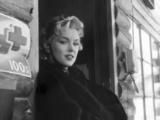 th_84853_MarilynMonroe_BusStopPhotoshoots-BobBeerman_8_1956_03_122_1016lo.jpg