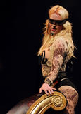 th_99379_babayaga_Britney_Spears_The_Circus_Starring_Britney_Spears_Performance_03-03-2009_050_122_1082lo.jpg