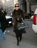 th_89315_celeb-city.eu_Eva_Longoria_out_and_about_in_New_York_City_09_122_1174lo.jpg