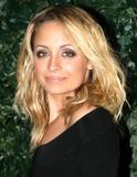 th_14352_KUGELSCHREIBER_Nicole_Richie_QVC_Red_Carpet_Style_Party4_122_172lo.jpg