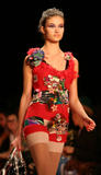 th_99059_celebrity_city_Heatherette_Fall_2007_Fashion_Show_in_NYC_6_122_269lo.jpg
