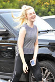 th_43262_Preppie_Elle_Fanning_at_dance_class_in_Beverly_Hills_6_123_461lo.jpg
