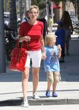 th_01490_sharon_stone_goes_sans_makeup_for_ice_cream_with_her_son6_122_573lo.jpg