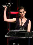 http://img120.imagevenue.com/loc921/th_12611_Celebutopia-Anne_Hathaway-ShoWest_2008_Awards_Ceremony_show-01_122_921lo.jpg