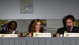 th_00490_Celebutopia-Scarlett_Johansson-Iron_Man_2_panel_discussion_during_Comic-Con_2009-57_122_941lo.jpg