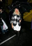 th_92074_celeb-city.eu_Christina_Aguilera_out_and_about_in_Beverly_Hills_058_123_990lo.JPG