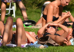 Spying Teen Girls In The Park Voyeur Candid-d2clefet3k.jpg