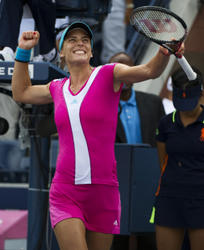 http://img120.imagevenue.com/loc554/th_428737920_AndreaPetkovicUSOpen20111_122_554lo.jpg